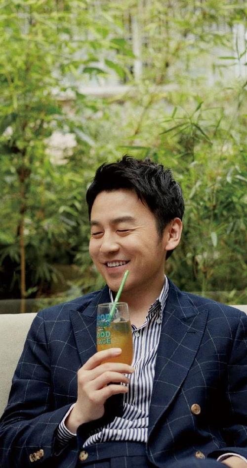 为了吃瓜他进娱乐圈红了,他意外踏入娱乐圈,一炮而红!